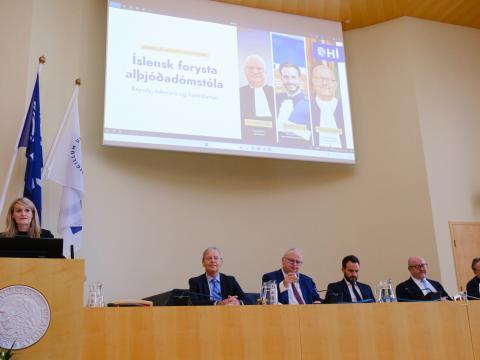Íslensk forysta albjóõadómstóla: Reynsla, áskoranir og framtíðarsýn