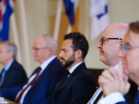 Íslensk forysta albjóõadómstóla: Reynsla, áskoranir og framtíðarsýn